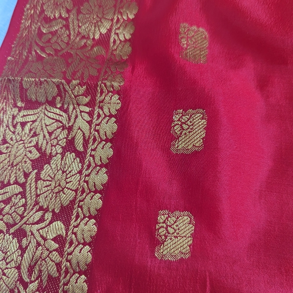 Red Bansari Dupatta Scarf - Picture 9 of 10